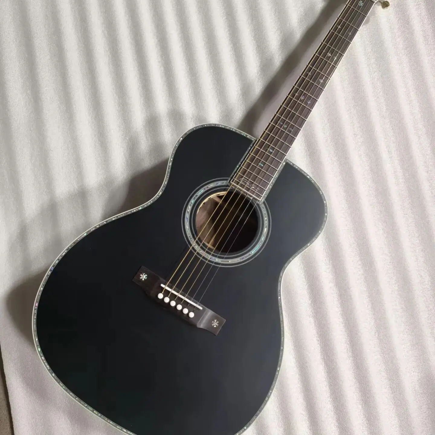 

Акустическая гитара AAA из массива ели и палисандра, модель OM42EC, ручная работа, сатиновая черная гитара с звукоснимателями в звуковой щели