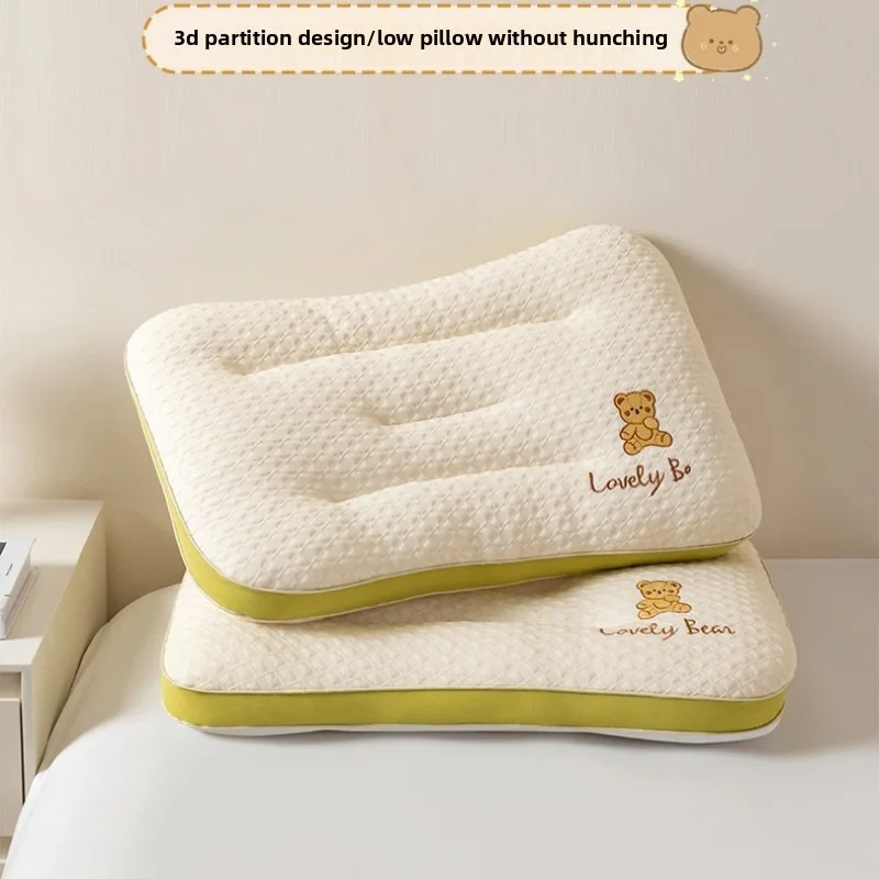 1 Stück Bär besticktes Kissen für Kinder und Studenten, geteilter Nackenkissen-Kissenkern