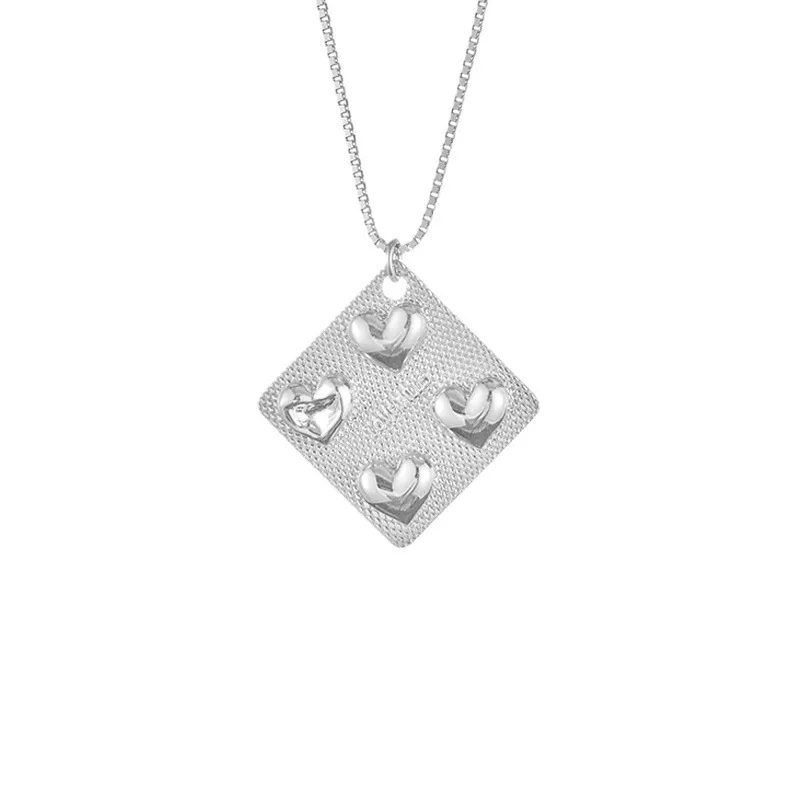Love Pill Necklace 2022 New Men and Women Lovers Joker Luxury Niche Design Sense Advanced Summer Sweater Chain