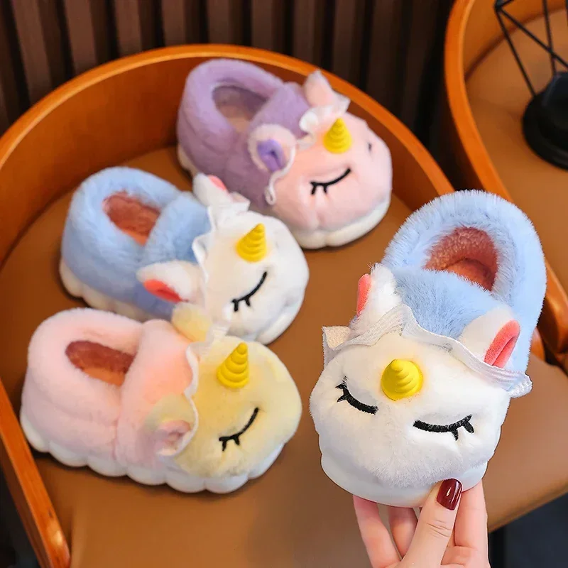 2025 أحذية قطنية للأطفال الخريف والشتاء لطيف الفتيان والفتيات الوالدين والطفل المنزل داخلي المضادة للانزلاق ودافئة أحذية قطنية الطفل