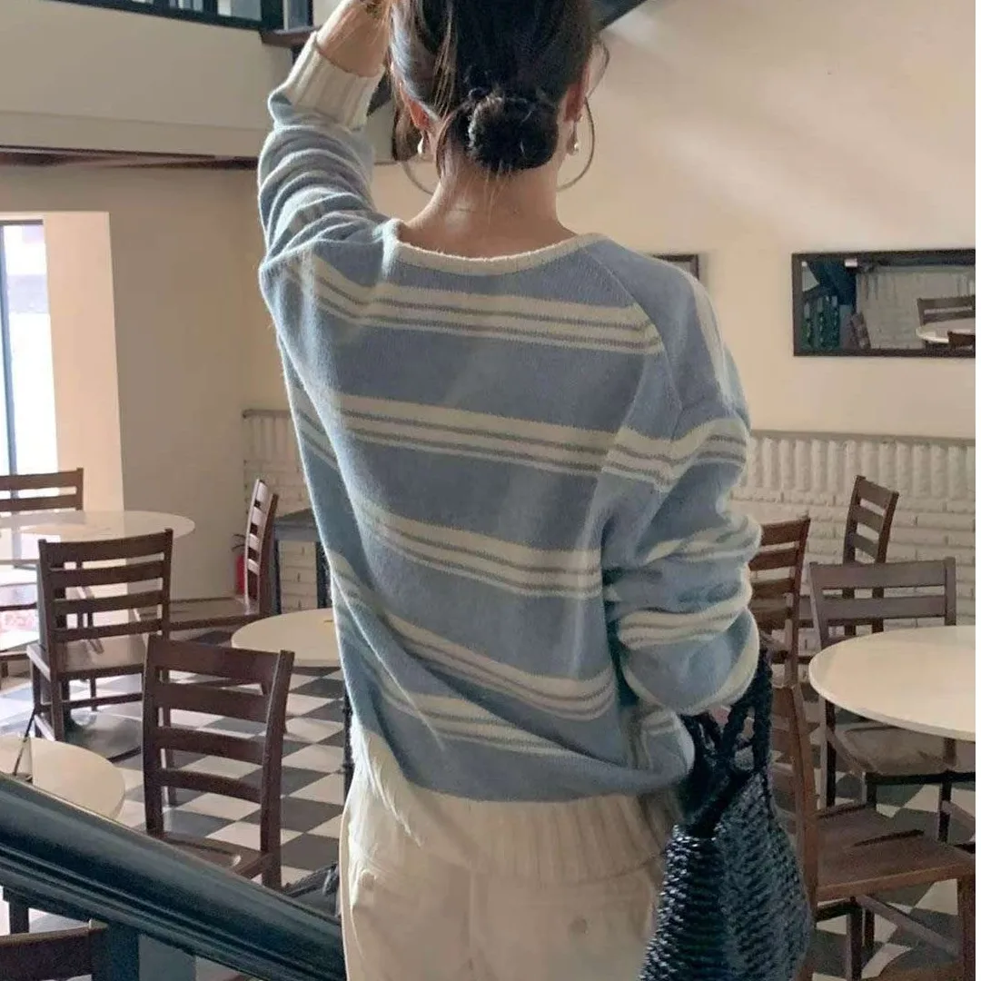 سترة نسائية أنيقة محبوكة بياقة على شكل V وأكمام طويلة مع نقش مخطط، قميص أساسي عصري بأسلوب عملي وطول عادي من أصل صيني #3