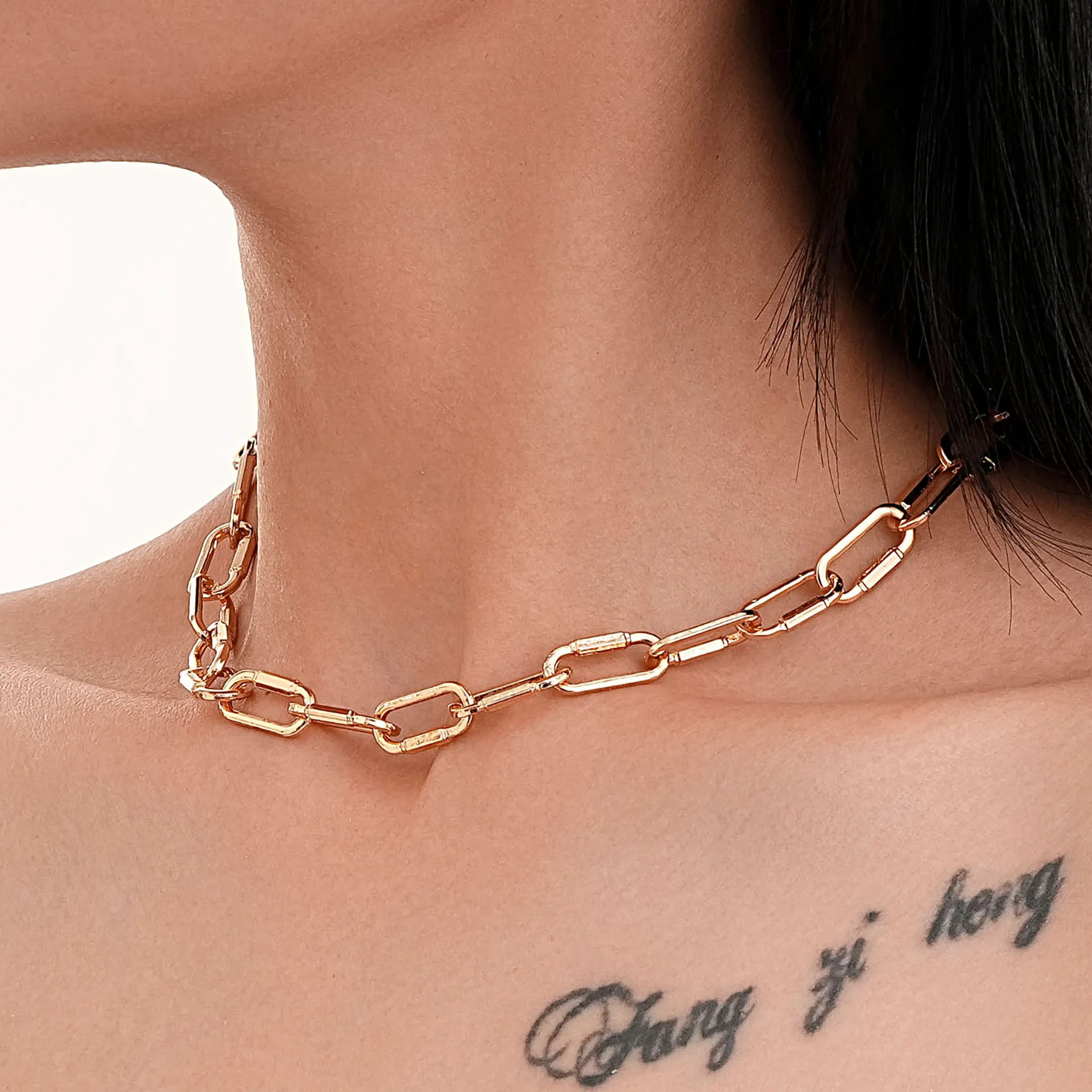 

Fashionable and Simple Golden Collarbone Chain Versatile Necklace