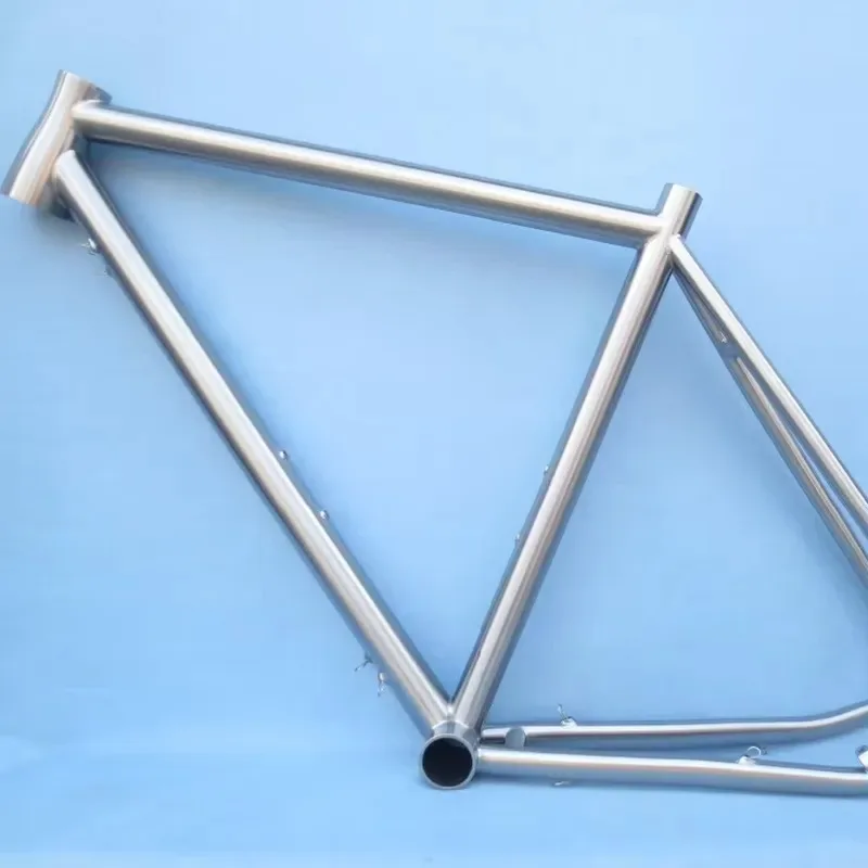 OEM Manufacturing Latest 700C Cheap Wholesale Internal Cable Wiring and Concealed Disc Brakes Titanium Bicycle Parts