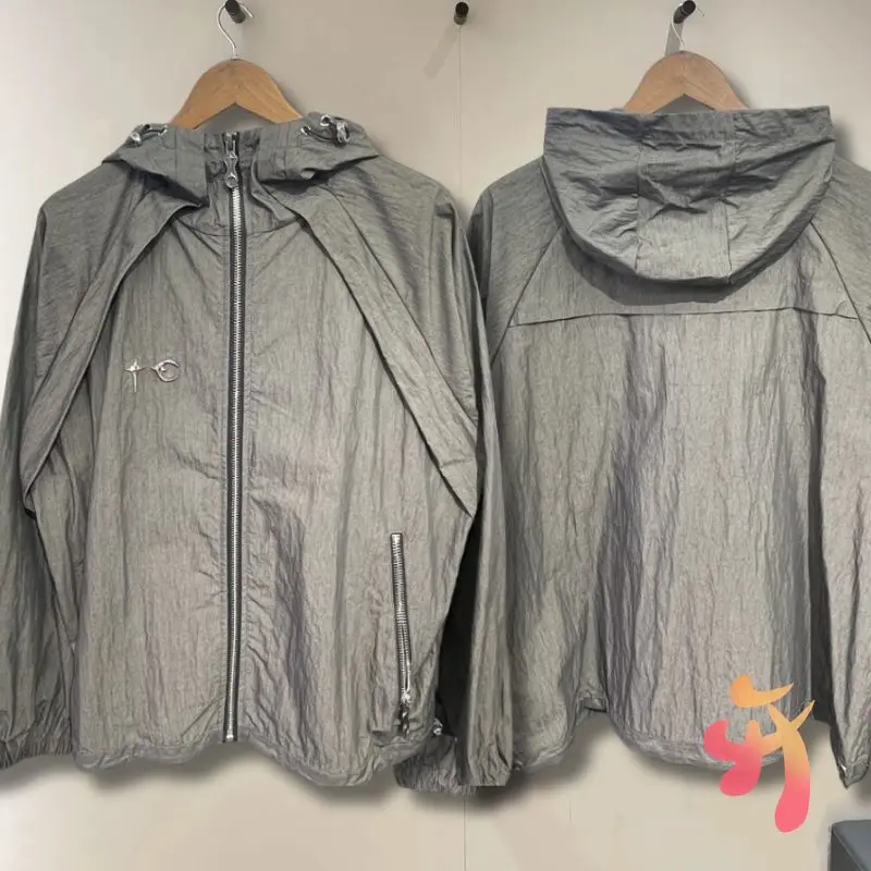 

Real Photo Thug Club Jacket Metal Star Moon Logo Outdoor Travel Zipper Hood Coats Casual Loose Men Women Hoodies Windbreaker