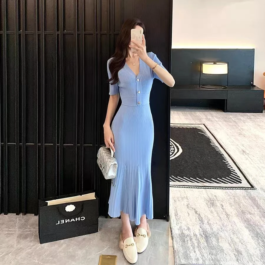 

Summer New Fashionable Temperament Commuting Elegant Short Sleeved V-Neck Women's Button Knitted Versatile Slim Tail Long Dress