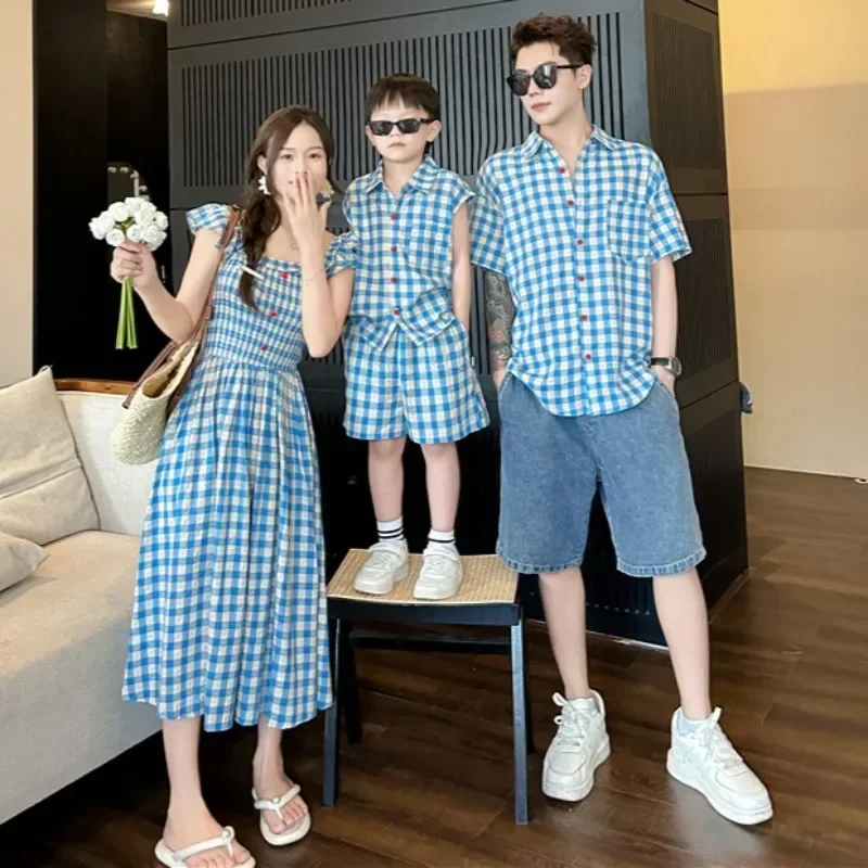 Holiday Couple Look Family Matching Clothes Mom and Daughter Resort Plaid Dress Dad and Son Shirts Korean Children\'s Clothing