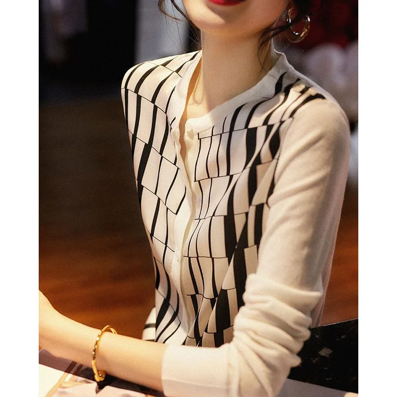 2023 New Autumn Fashion Trend Westernized Black and White Piano Keys, Cotton Wool and Ice Silk Knitted Women\'s Cardigan Jacket