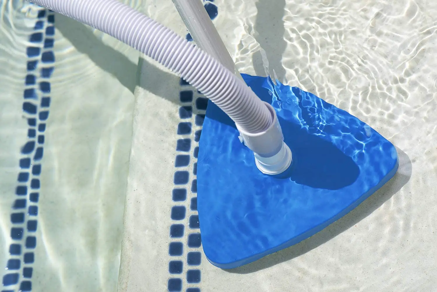 

Heavy-Duty Triangular Pool Vacuum Head - Weighted for Vinyl Pools & Swimming Pools