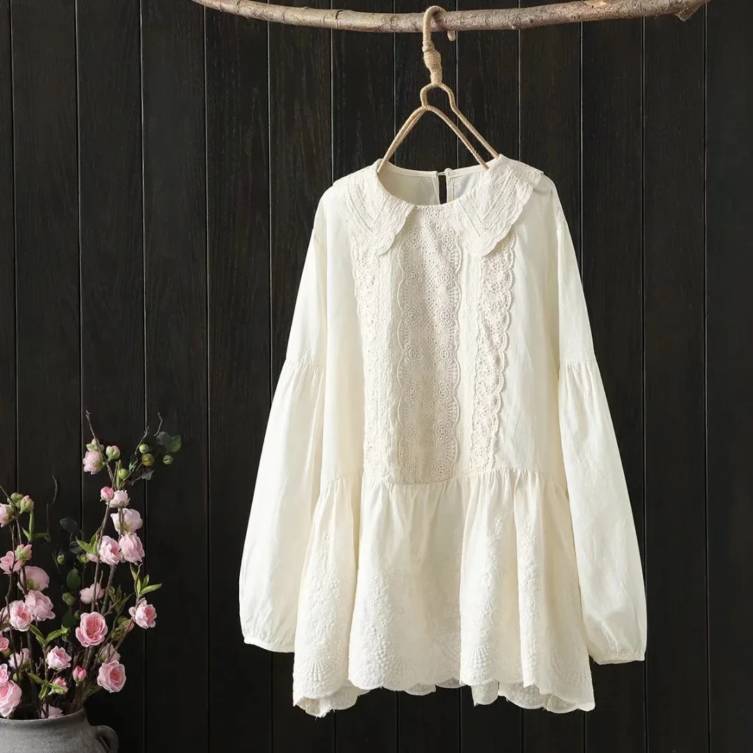 جديد 2026 ربيع قميص قطني بكم طويل ، المرأة بيتر بان طوق الدانتيل ، موري فتاة الحد من العمر الحلو فضفاض دمية بلوزة T5D549CC