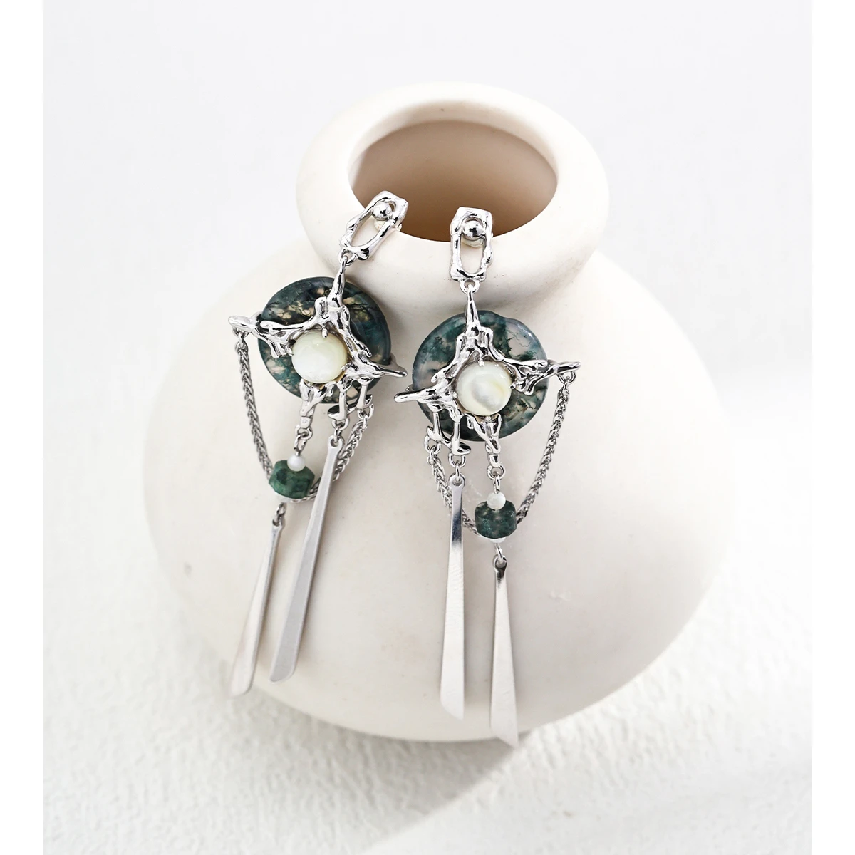 S925 pure silver plated 18K gold new Chinese style water grass agate safety buckle white butterfly shell ring earrings 102119