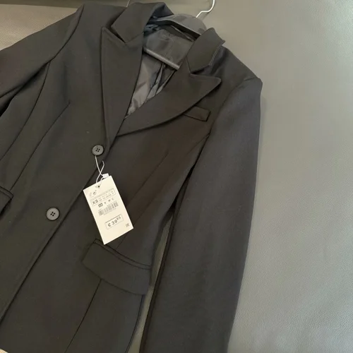 بلايزر وبدلات