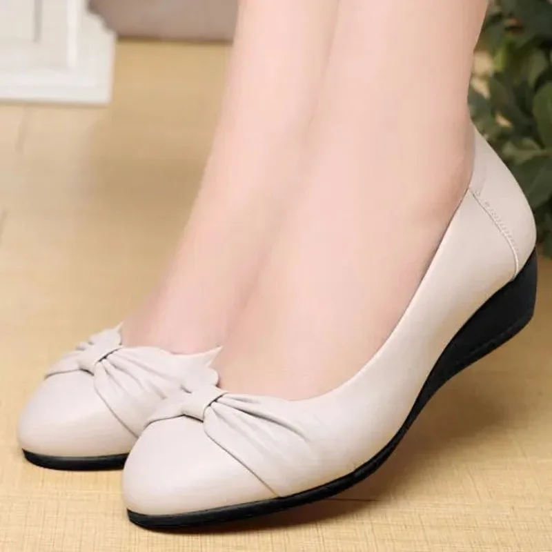 Women Flat Heels Casual Light Comfortable Leather Summer Butterfly Knot Work Shoes 2026 New Fashion Outdoor Single Shoe Women's