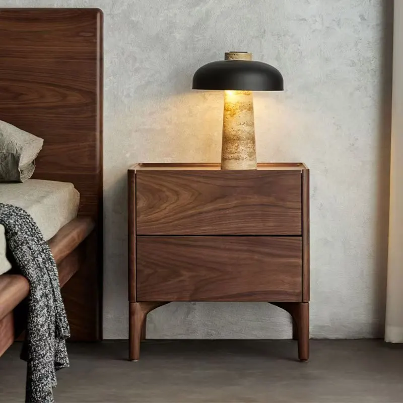 Тумбочка из цельного дерева.