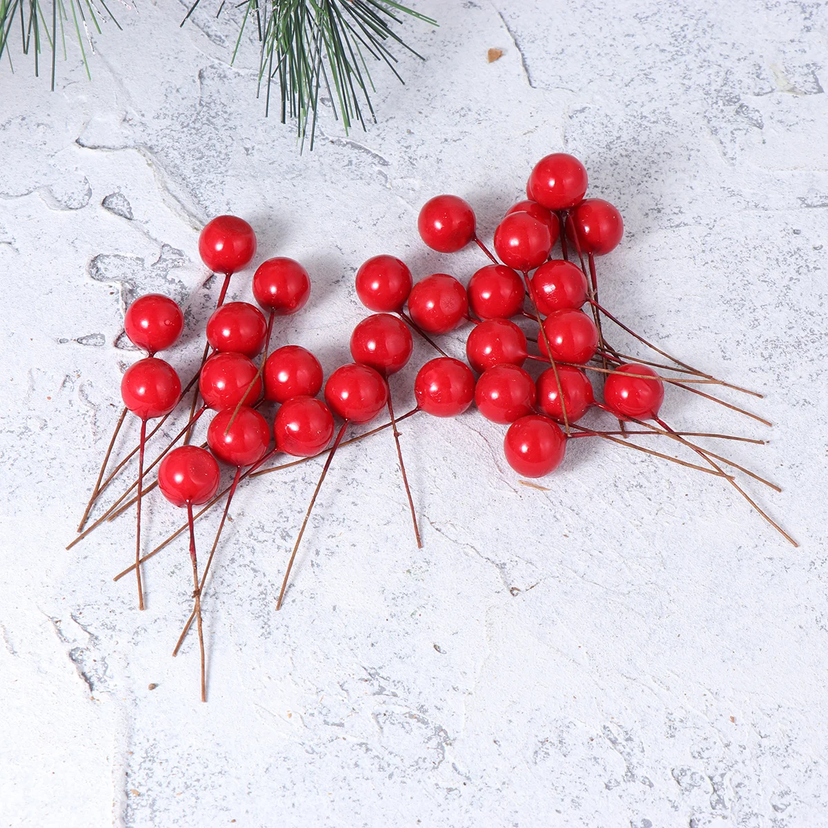 

100Pcs Simulation Red Ball Artificial Berries Lifelike Flexible Bendable for Christmas Wreath Garland Home Party DIY Decoration