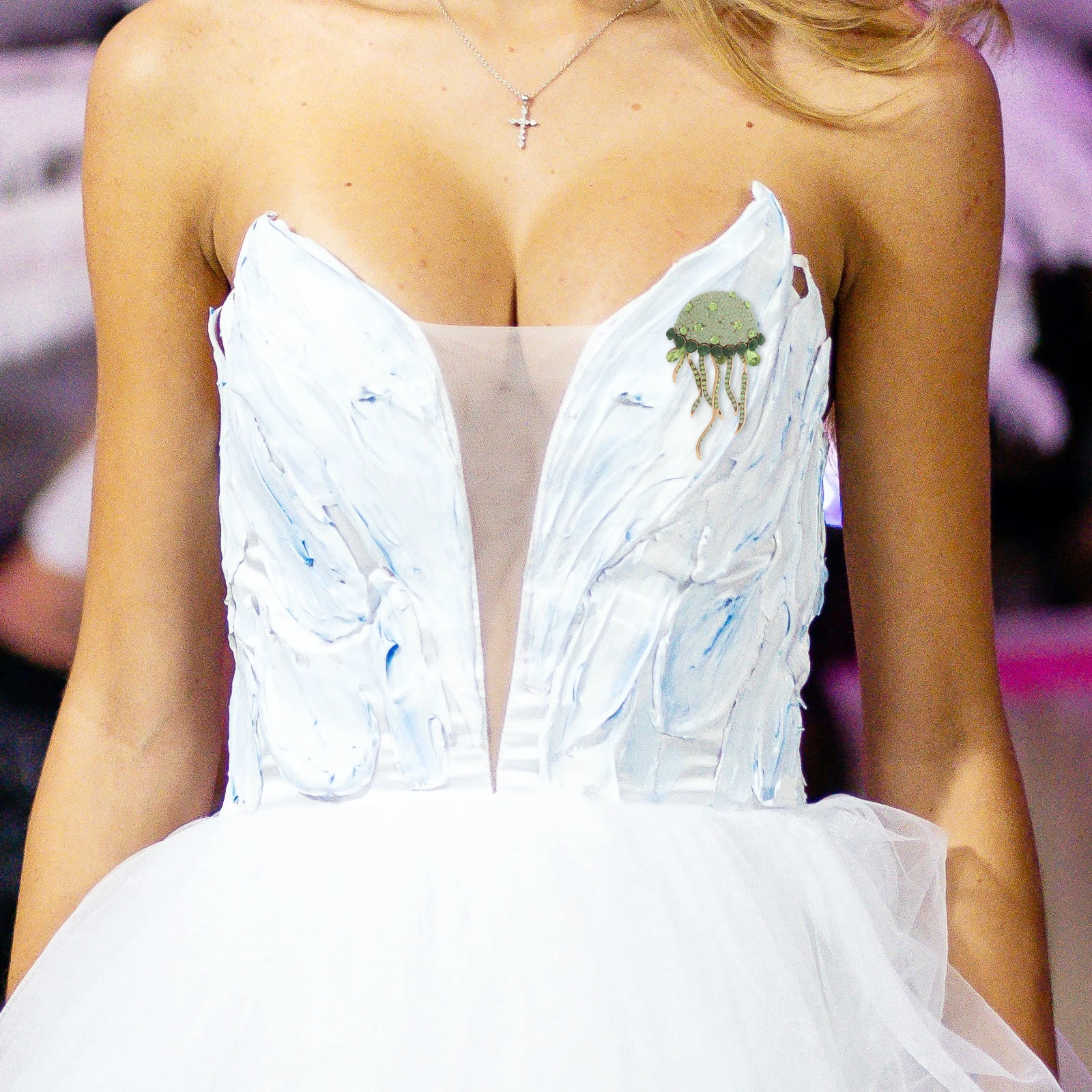 

Creative Rhinestone Jellyfish Brooch Pin Fashion Jewelry Brooch Decorative Pin for Dress Women Accessories Costume Jewelry