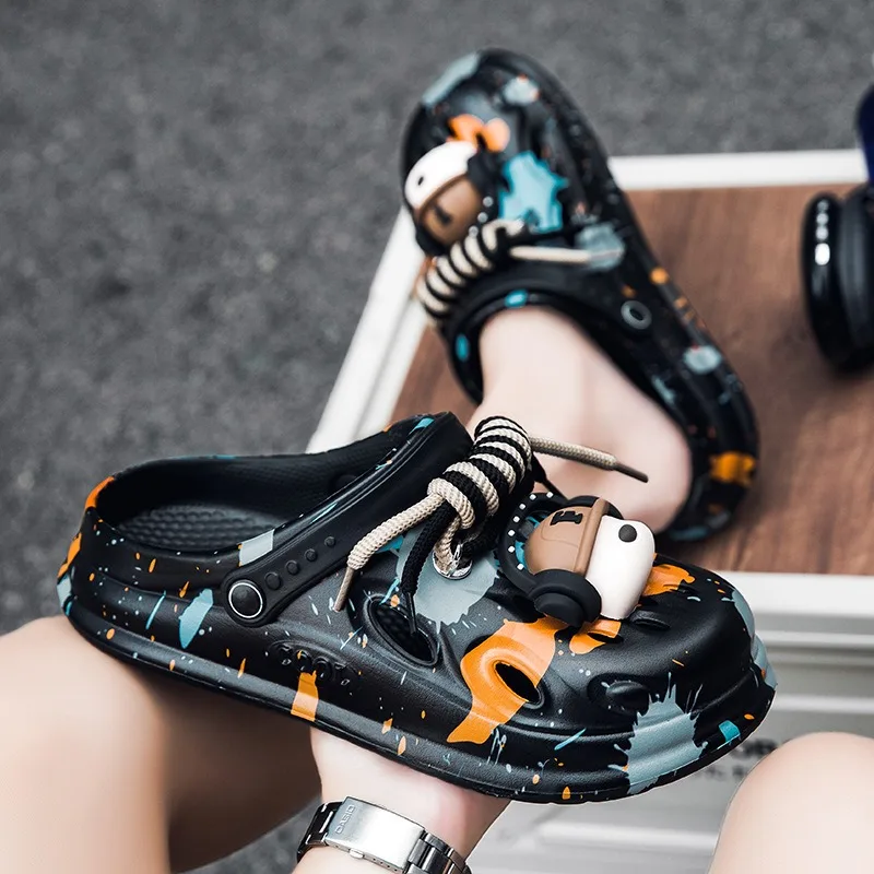 زوج من شباشب رجالية EVA ذاتية الصنع مزينة بسماعات أذن لطيفة ومثيرة للاهتمام، مناسبة للاستخدام الداخلي والخارجي على حد سواء