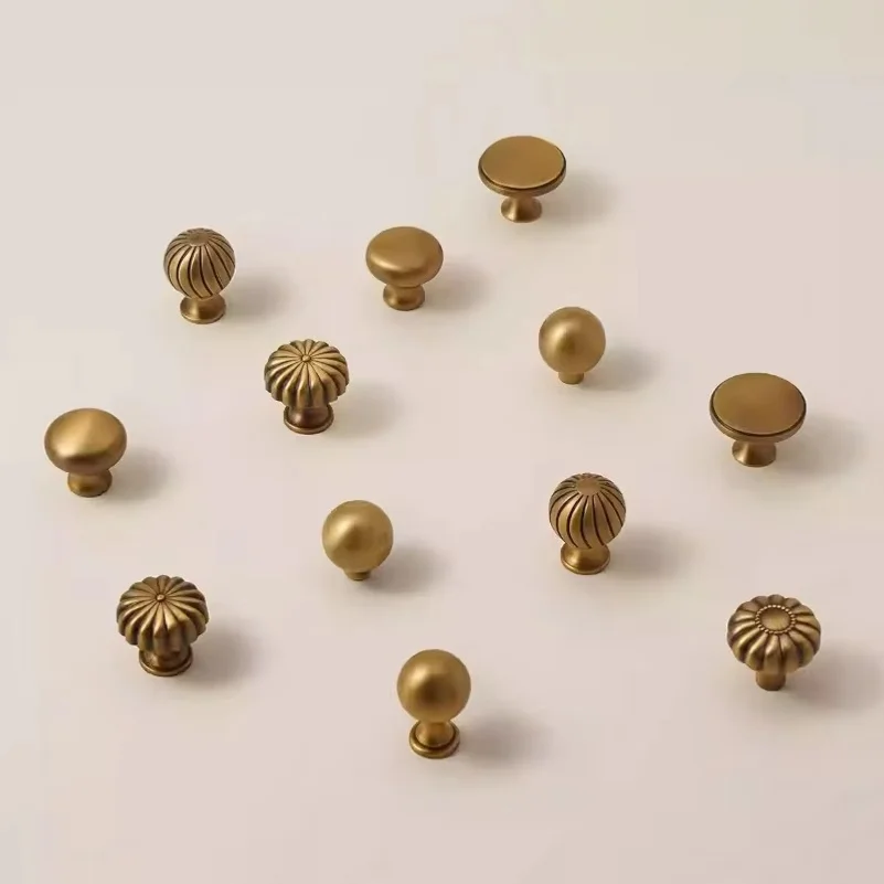 Vintage Style Brass Handles, Bronze Single-Hole Small Knob for Wardrobe Doors, Drawers, and Cabinets, Kitchen Furniture Handles