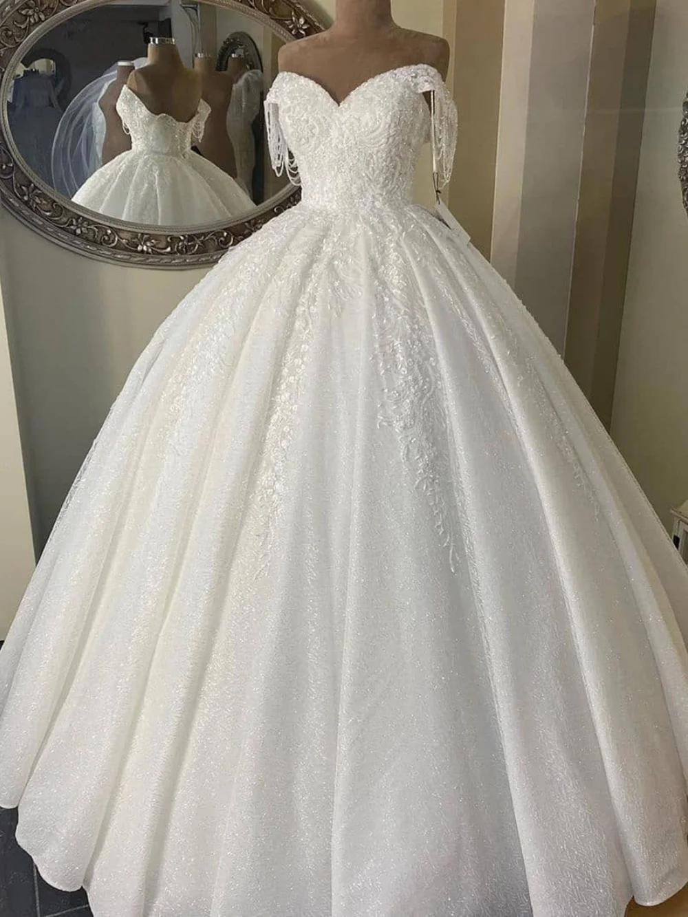 

Tailored Wedding Dresses Ball Gown Off-Shoulder Court Train Sequins Appliques Flower Illusion Junoesque Evening Gowns Customized