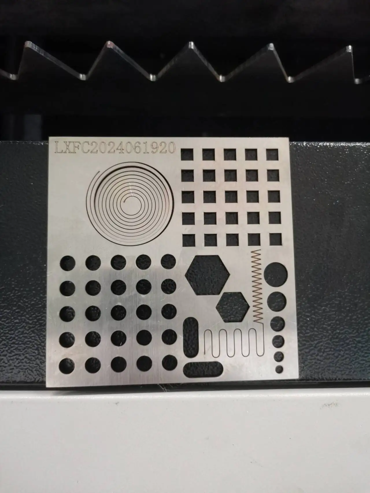 DISCOUNT laser cutting machine 1300x2500 1500*3000 sheet metal fiber fiberlaser cutting machine for plate and tube