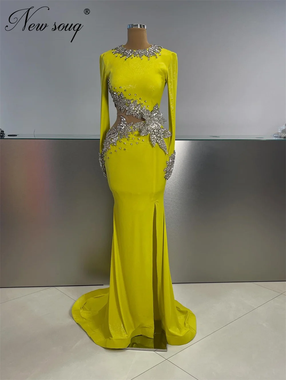 2025 우아한 레몬 옐로우 새틴 이브닝 드레스 아랍 두바이 비즈 웨딩 파티 가운 베스티도스 데 갈라 맞춤형 프롬 드레스