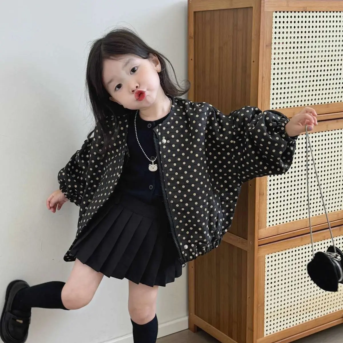 

Girls' Spring 2025 New Style Girls' Korean Fashion Casual Polka Dot Bubble Sleeve Round Neck Baseball Jacket