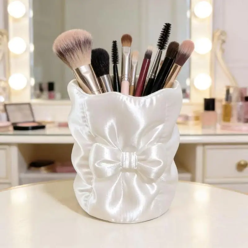 Plastic Large Capacity Makeup Brush Holder with Cute Bow Cosmetic Storage Organizer for Home Vanity Table