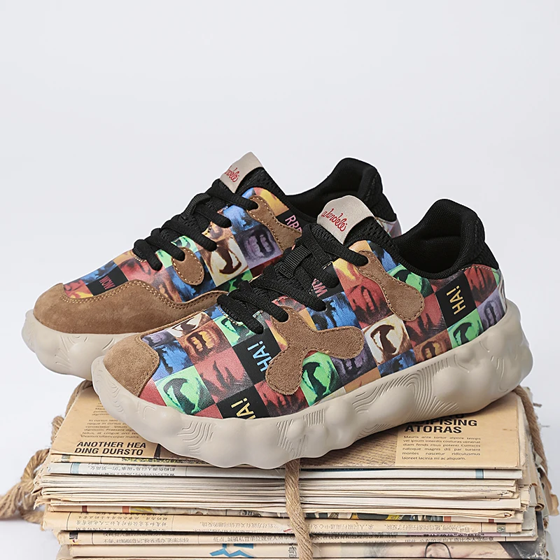 

Modern Classic: Men's Lightweight Walking Sneakers with Enhanced Flexibility