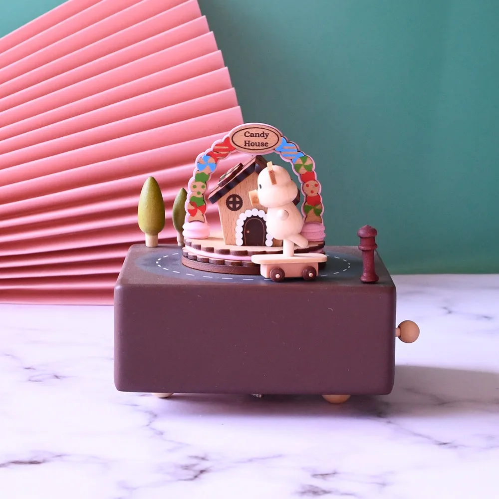 Coffee House Candy Wooden Music Box, Cartoon Cute Piggy Children’s Day Gift. Moving wind-up music box