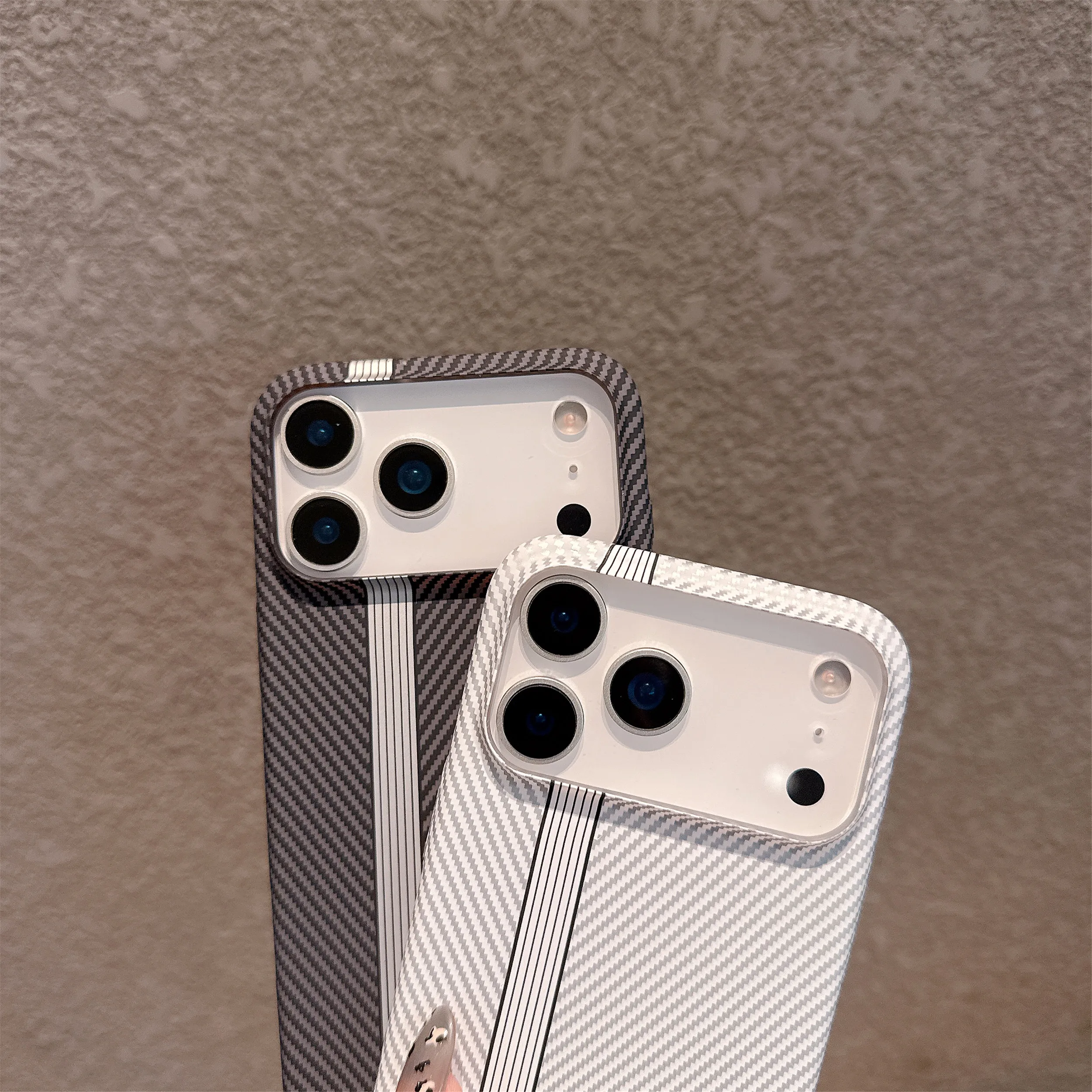 Große Kong Kevlar Carbonfaser-Streifentextur Harte PC-Hülle für iPhone 18 17 Air 16 15 14 Plus 13 12 Pro Max 11 Stoßfeste Abdeckung – Detail 3