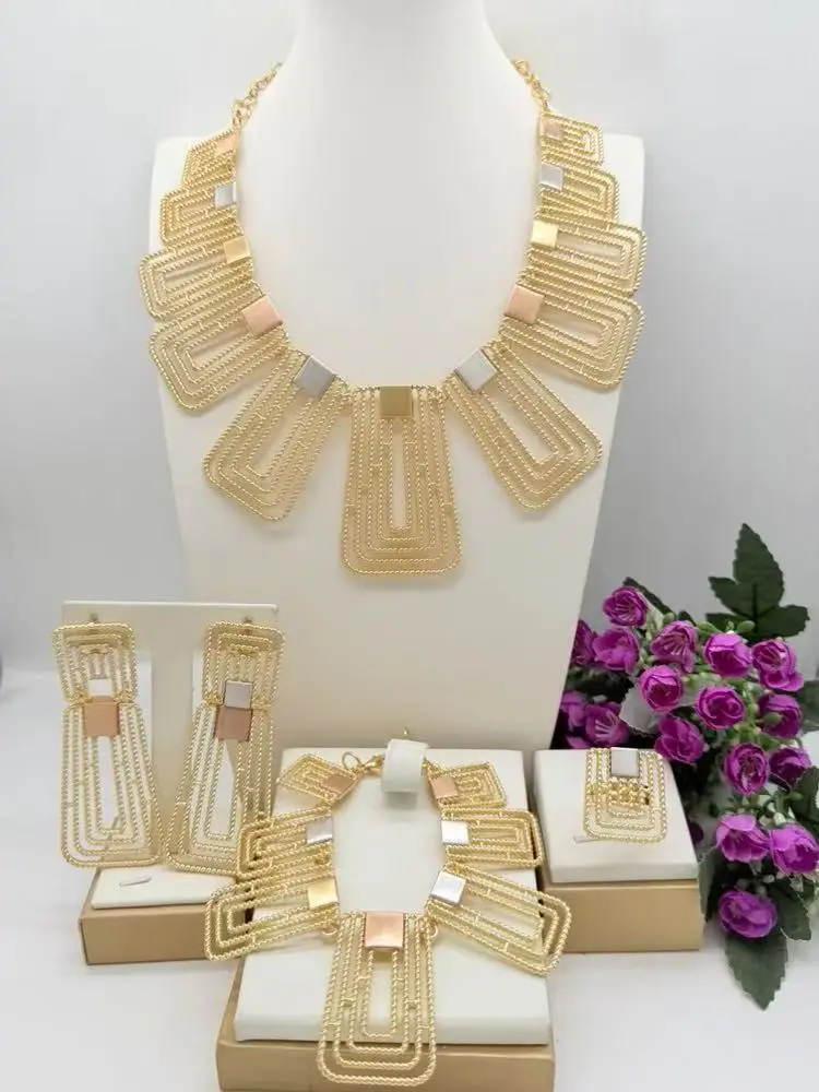 set-di-gioielli-brasiliani-alla-moda-con-design-geometrico-traforato-a-tre-tonalita-collana-bracciali-ciondolo-a-forma-di-tentacolo-e-anello-4-pezzi