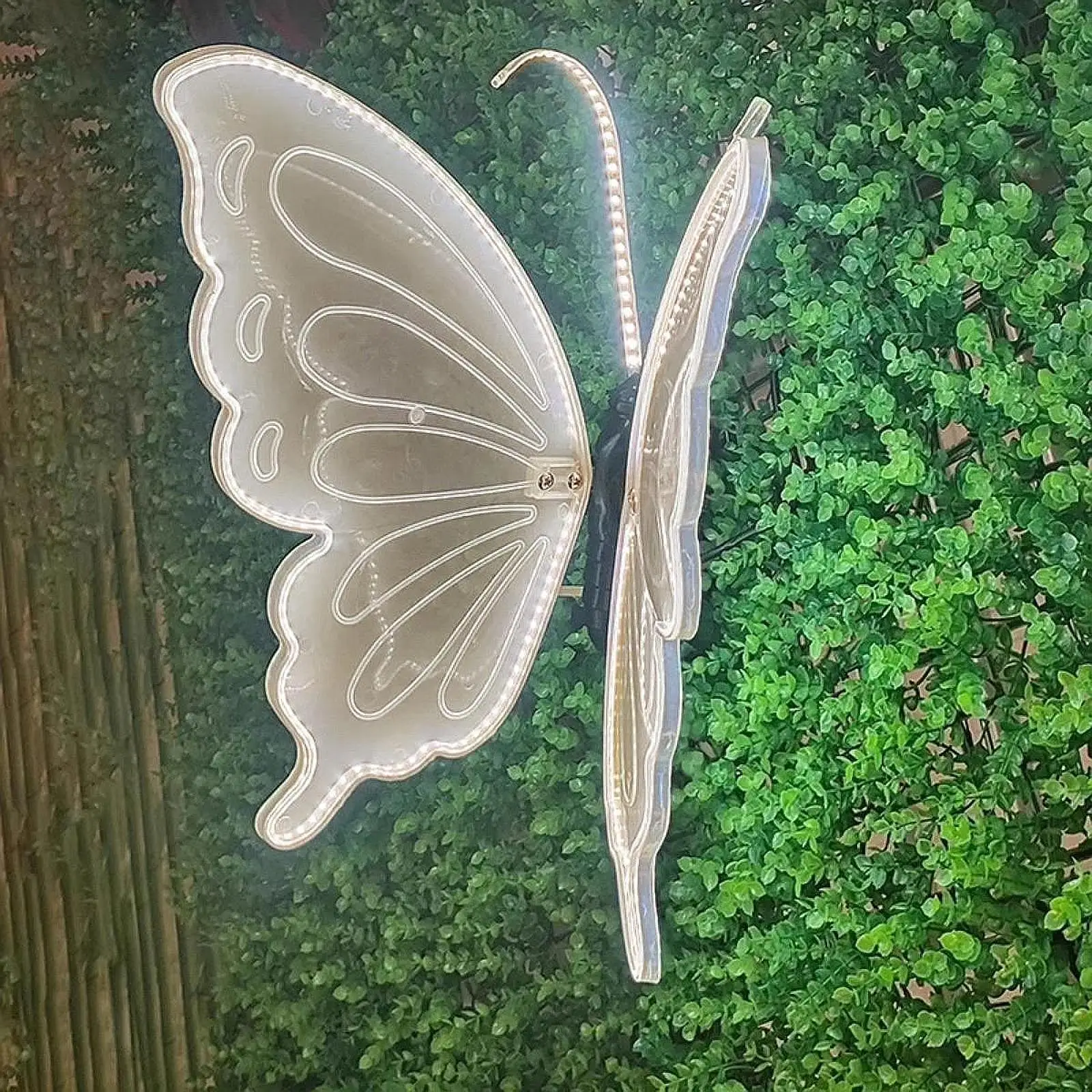 Realistic Butterfly Figurine Multicolor LED Outdoor Garden Decorative Lamp Lawn Ornament for Yard Decor
