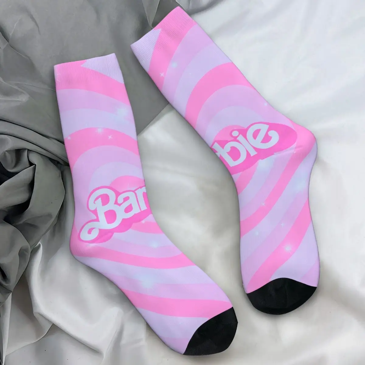 Medias con logotipo de Barbie, calcetines para hombres y adultos, calcetines de moda de alta calidad, calcetines de diseño antideslizantes para primavera y exteriores, Idea de regalo