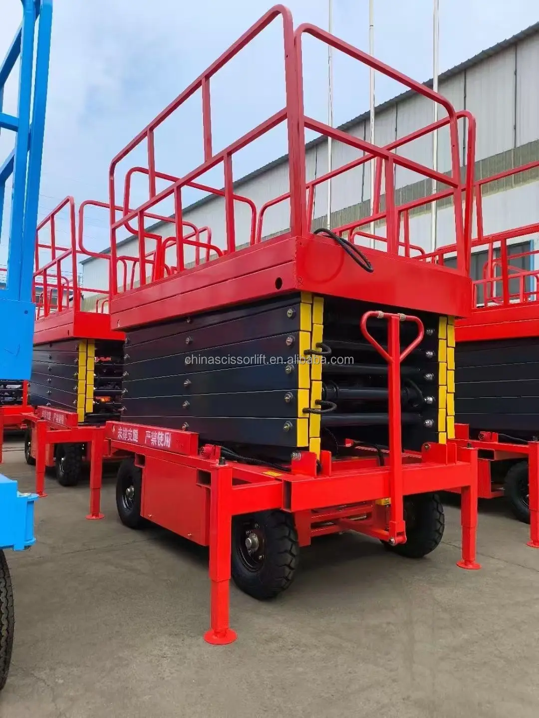 Narrow Space Usage High Leveling Vehicle Type Hydraulic Mobile Scissor Lifting Platform