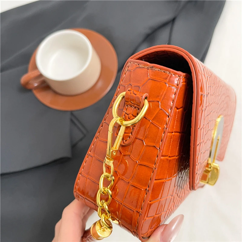 حقيبة يد جلدية أنيقة كلاسيكية مشهورة للنساء حقائب يد ذات علامة تجارية فاخرة على طراز المصمم الشهير