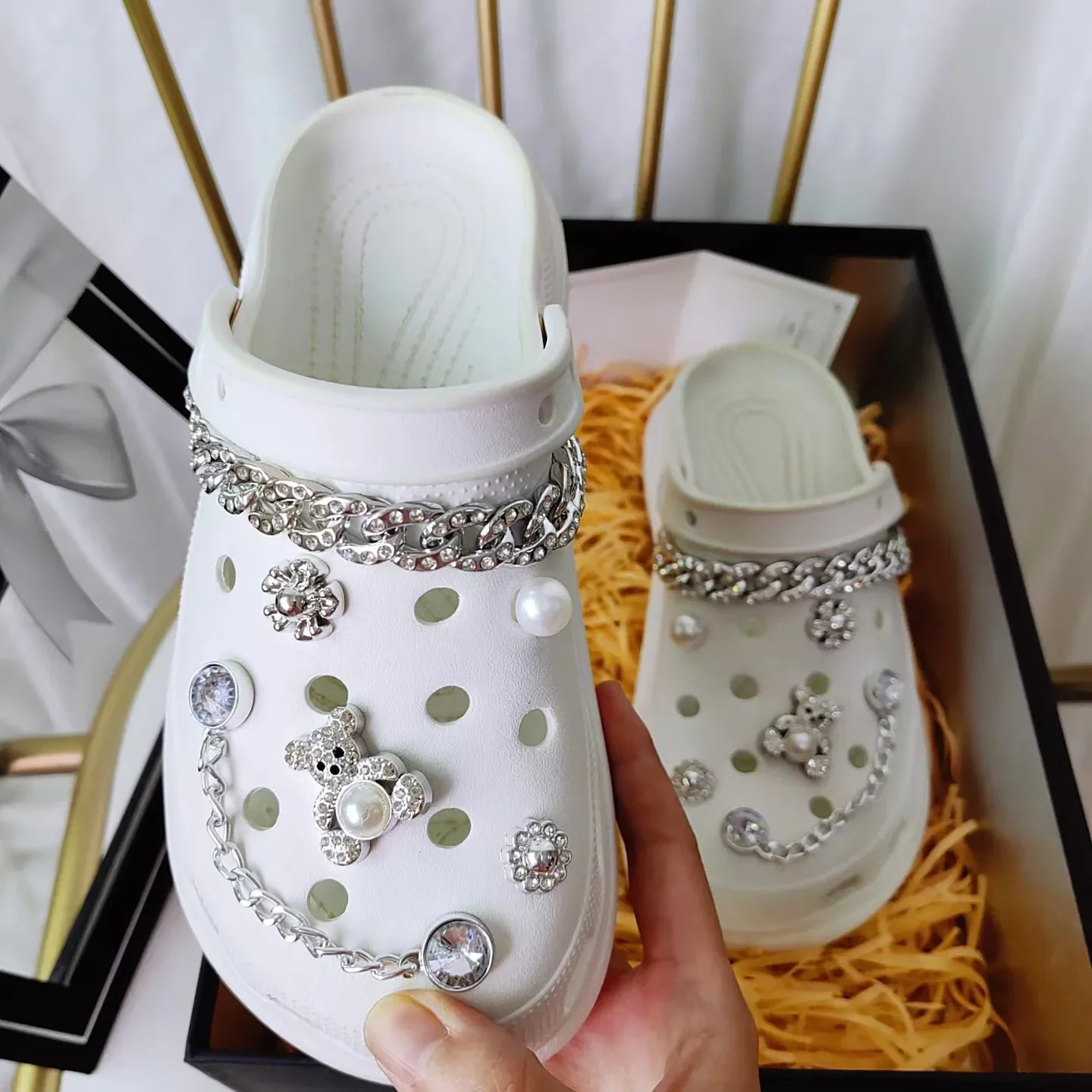 Charm per scarpe spille fai da te orso d'argento dorato fibbia decorativa staccabile per foro ciondoli per scarpe Set accessori regalo per ragazze per bambini