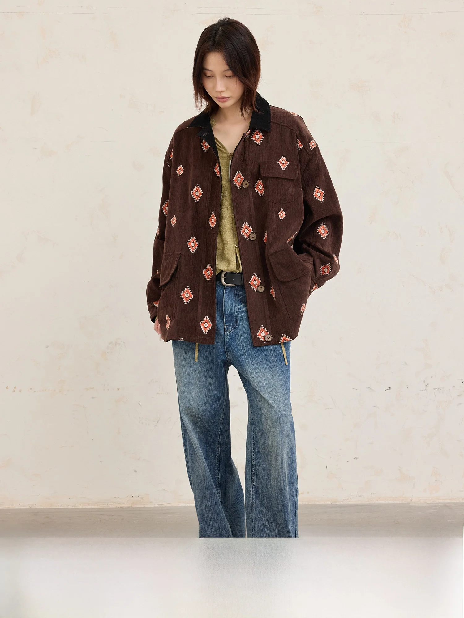 COINROVA Giacca in velluto a coste con ricamo a blocchi di colore, design da donna, colore rosso, vestibilità ampia, tessuto in poliestere