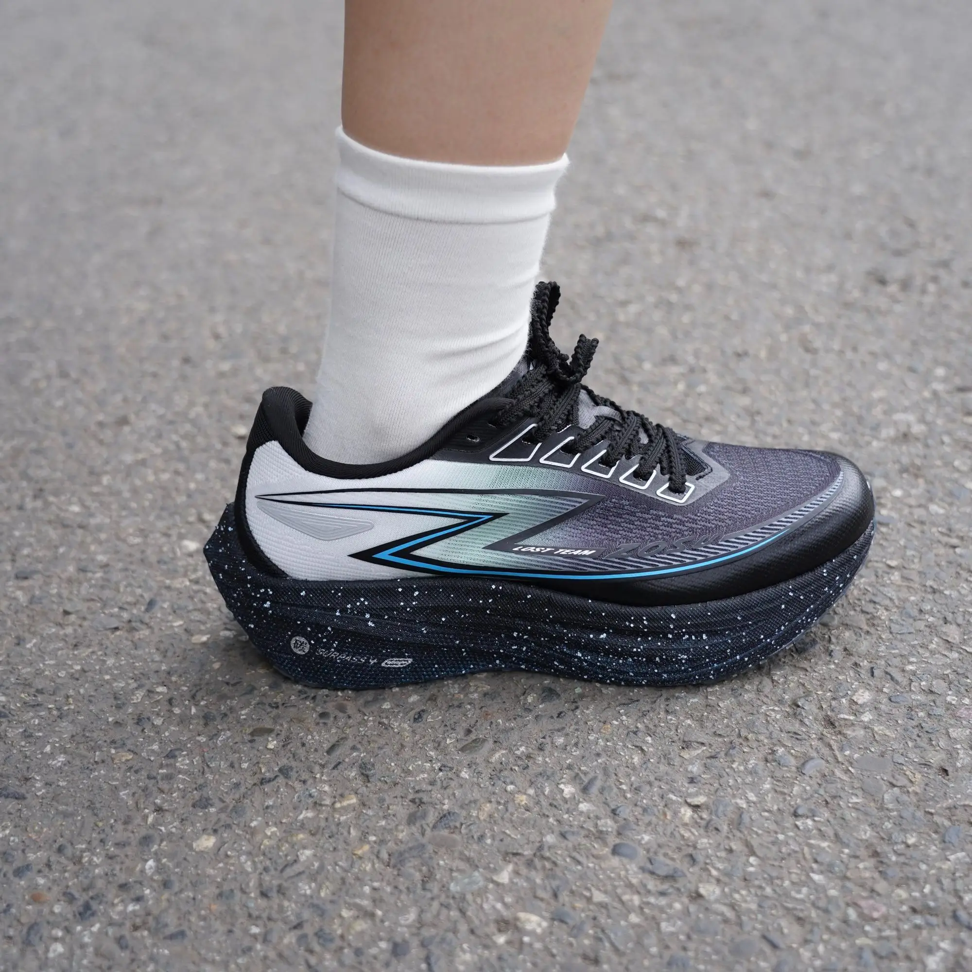 2025 Wear-resistant and comfortable professional training shoes running shoes Breathable running shoes Comfortable casual shoes