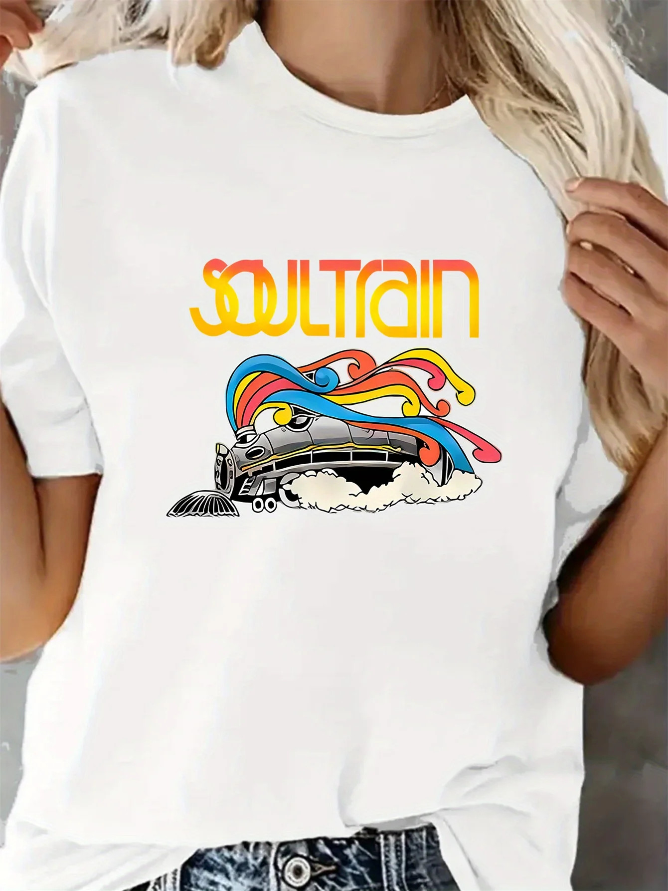 Camiseta gráfica Vibrant Soul Train – Camiseta esportiva feminina elegante de manga curta com gola redonda e elasticidade média,