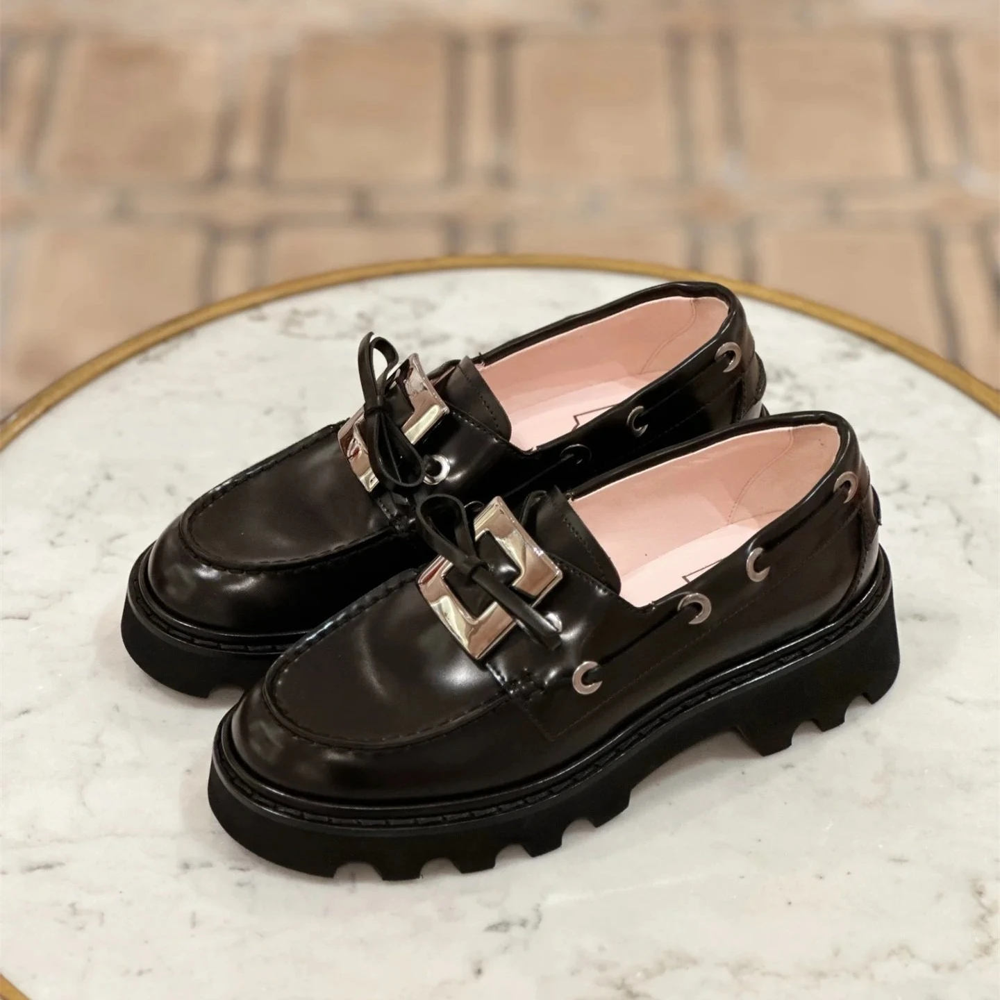 26 the latest Lok Fu shoes women buckle thick-soled spring and autumn British style small leather shoes