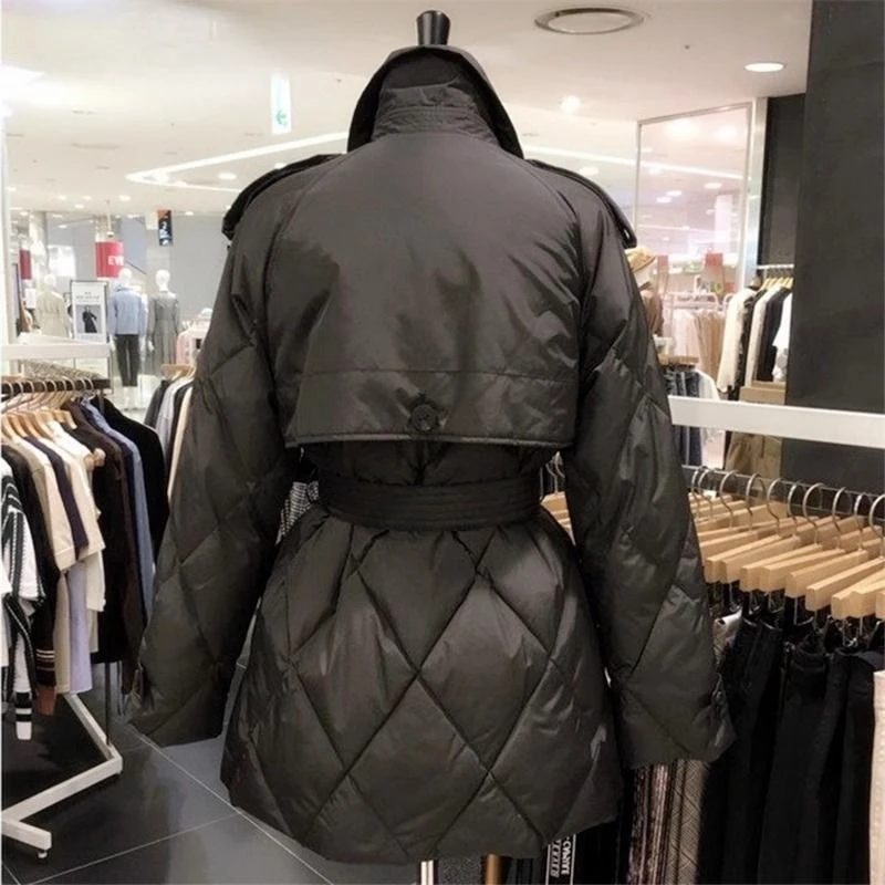 2024 الموضة الأوروبية شتاء جديد المرأة أسفل معطف فضفاض ركاب عادية الأبيض بطة أسفل بولو الرقبة سترة