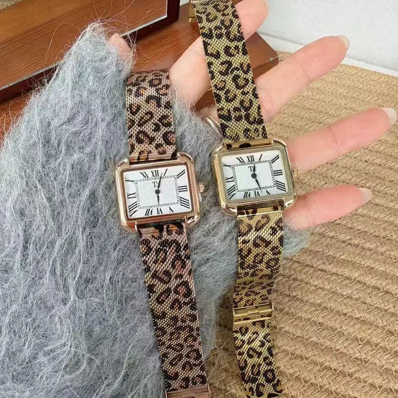 

2026 Новые квадратные часы с леопардовым принтом, женские ретро-арт, 2-контактный высококачественный сетчатый ремешок из нержавеющей стали, женские кварцевые часы