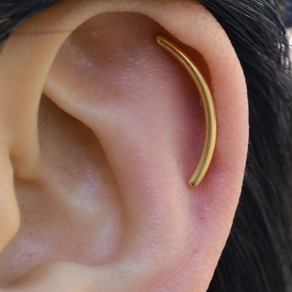 Einfache Edelstahl-Ohrstecker für Damen und Herren, modische Bogenform, Knorpel-Helix-Flat-Conch-Piercing, Punk-Ohrschmuck