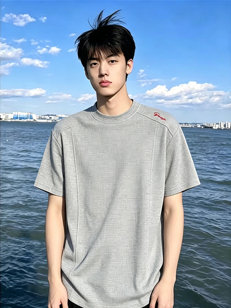 Light Grey Patchwork Embroidered Short Sleeve Men's T-Shirt Cleanfit Shoulder T-Shirt Casual Style Comfortable Soft Fabric