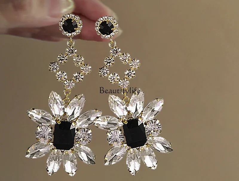 

Flower zircon earrings French exaggerated niche personalized stud earrings