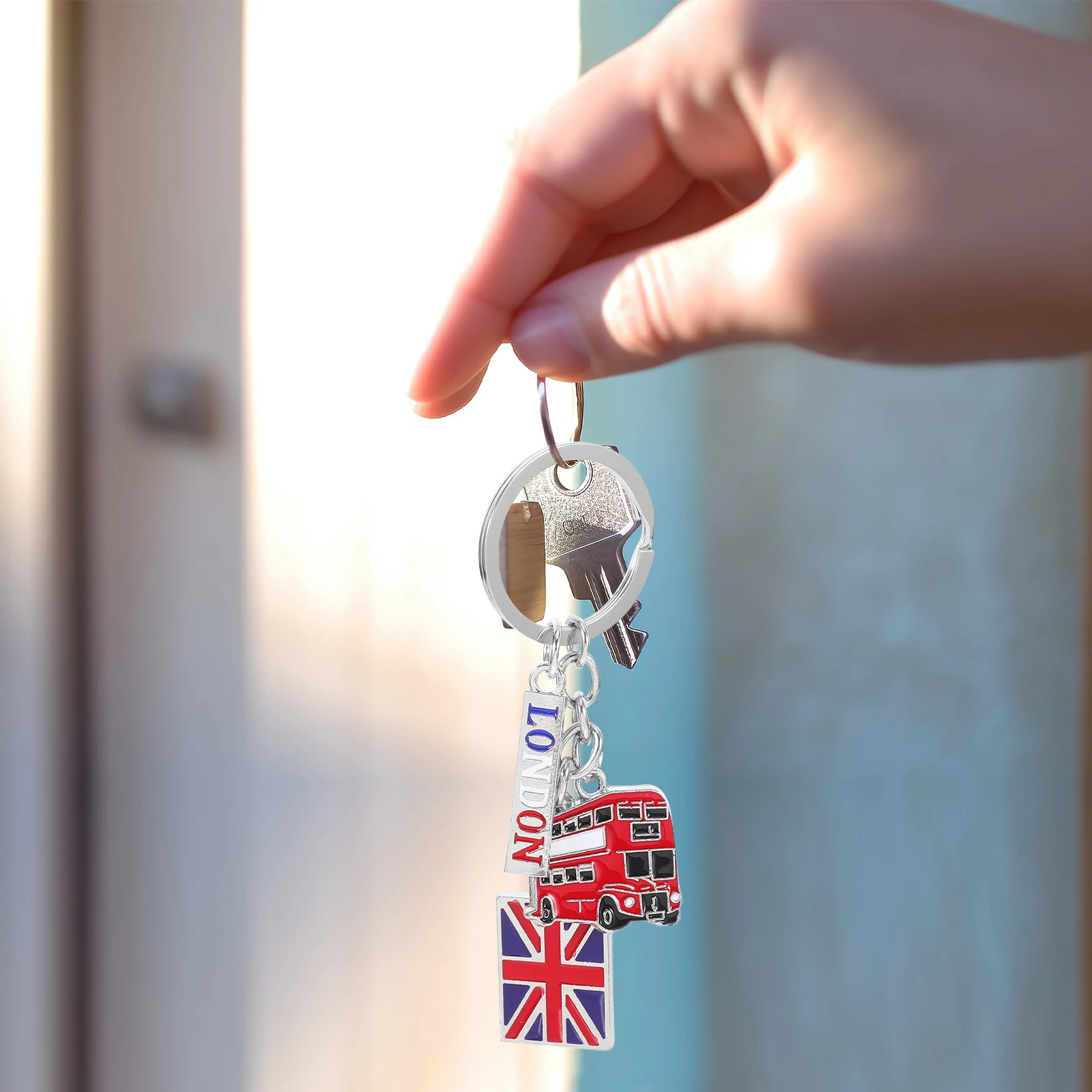 

British Themed Keychain Zinc Alloy Travel Purses Unique Design Cute Keychain Bag Charms London Souvenirs Key Ring