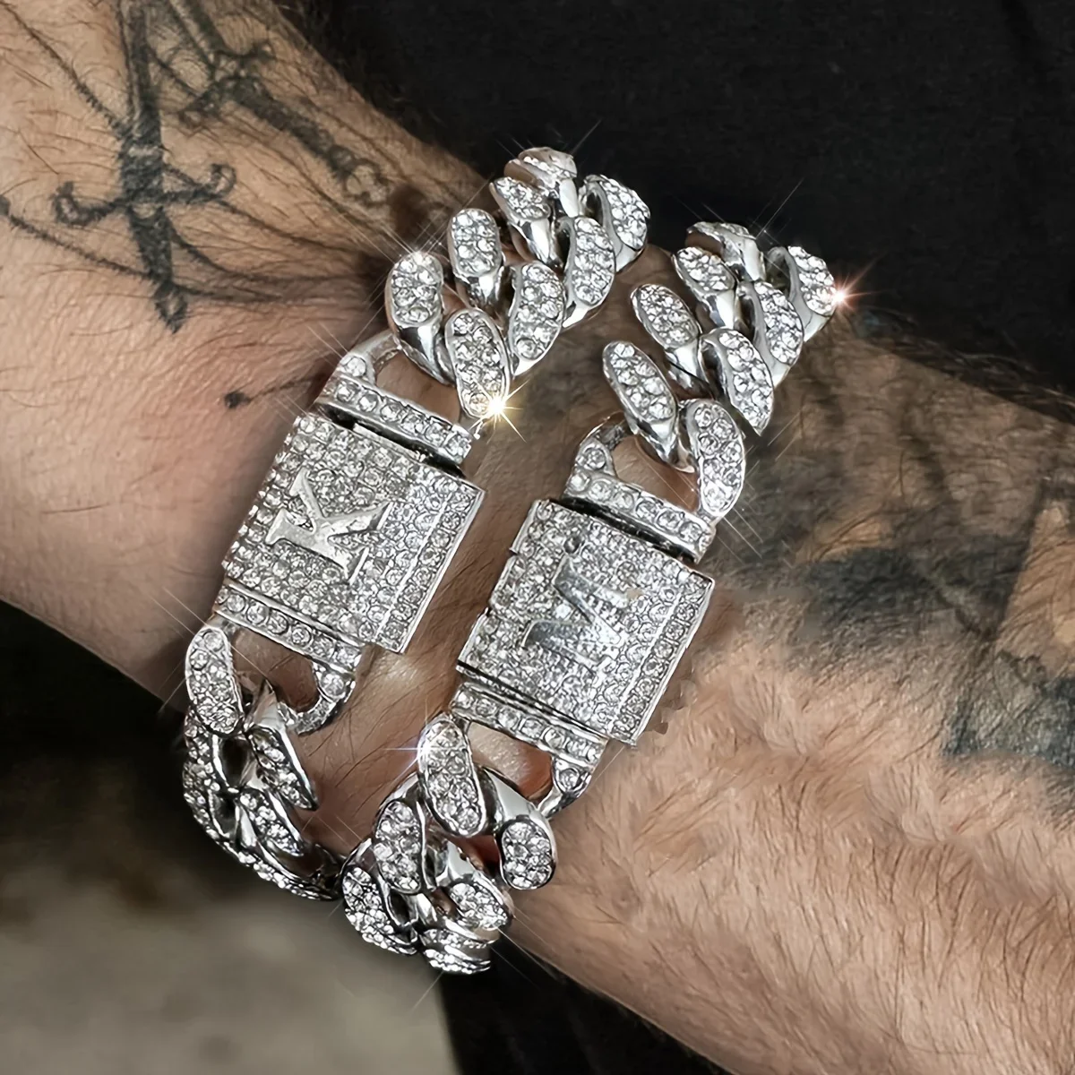 

1pc Stylish Shine Buckle Hip Hop Bracelet for Women - Durable, Comfortable & Adjustable, Perfect Daily Wear & Gift Box Accessory