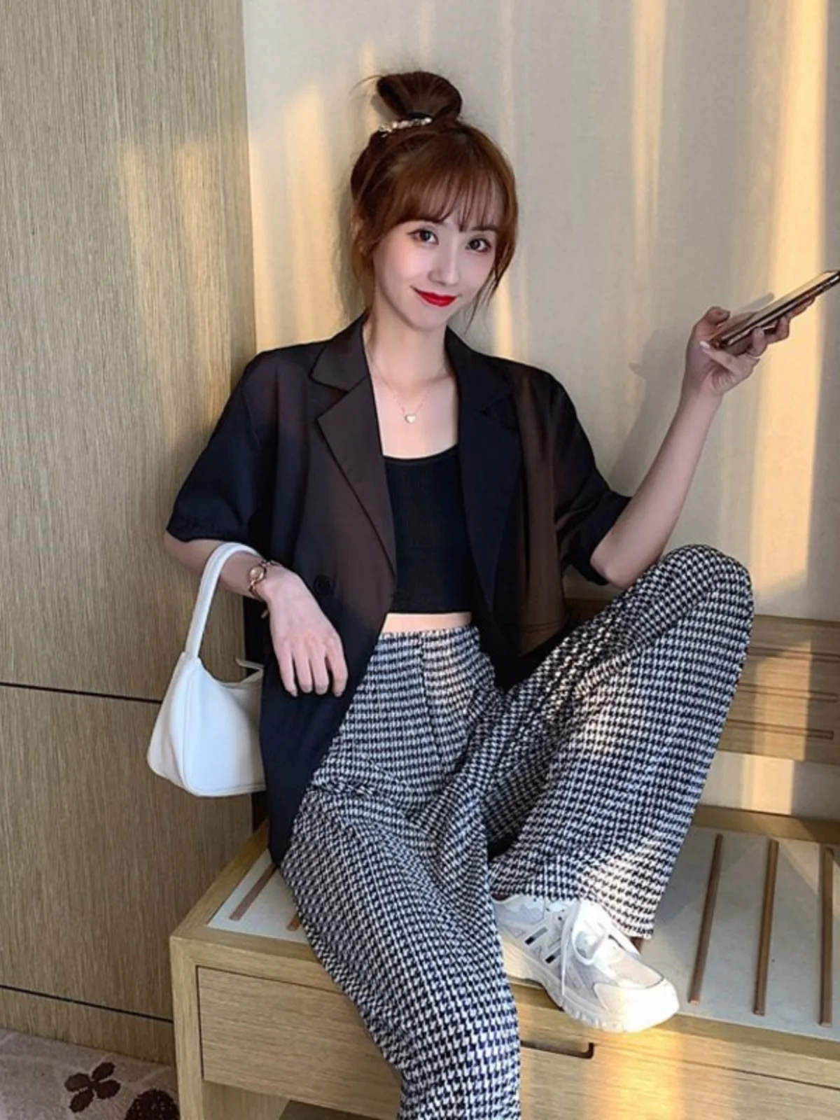 

Элегантный и молодежный женский пиджак с широкими рукавами, простой пепел, прозрачный веер на пуговицах, расклешенный, длиной до колена, с пряжкой, большие размеры