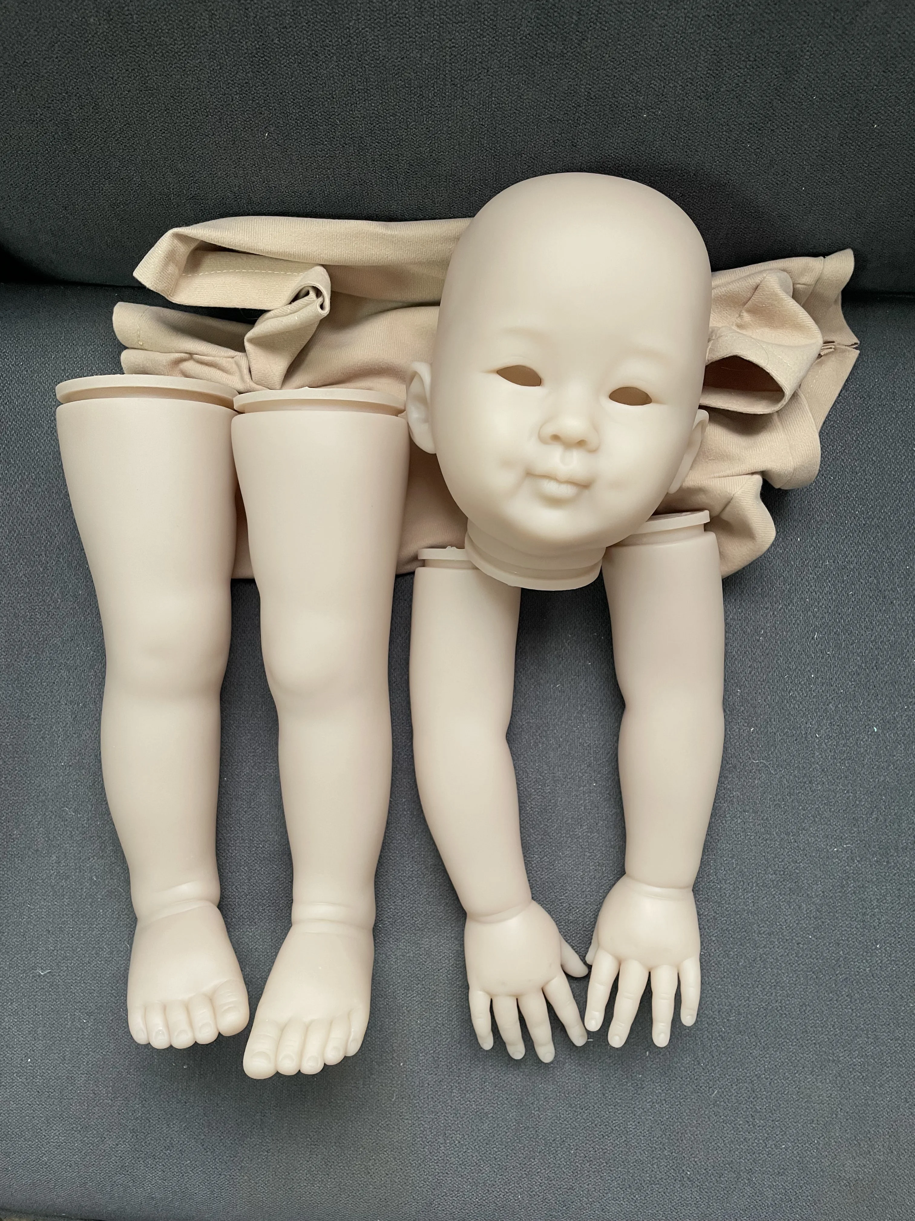 28inch Chunmei Reborn Doll Unpainted Kit Soft Vinyl Fresh Color with Eyes and Cloth Body DIY Doll Part
