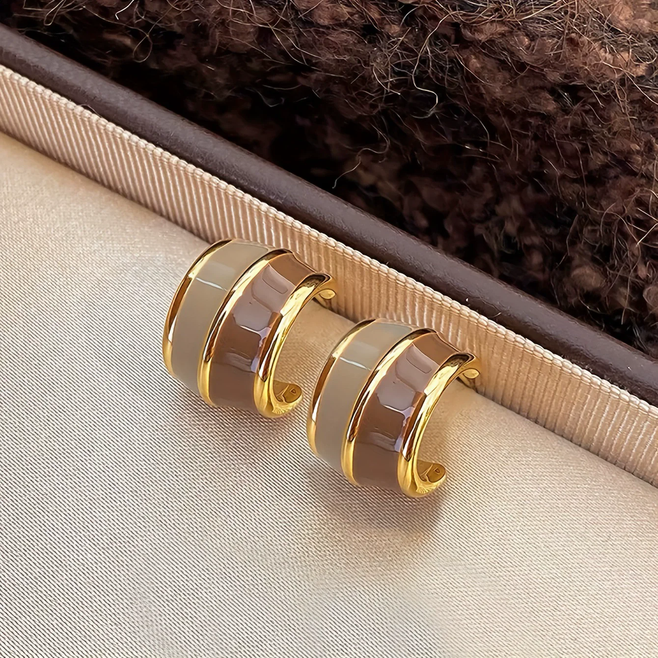 Maillard Color C Shape Drop Earrings for Women Personality Temperament Brown Red Enamel Oil Semicircle Earrings Geometry Jewelry