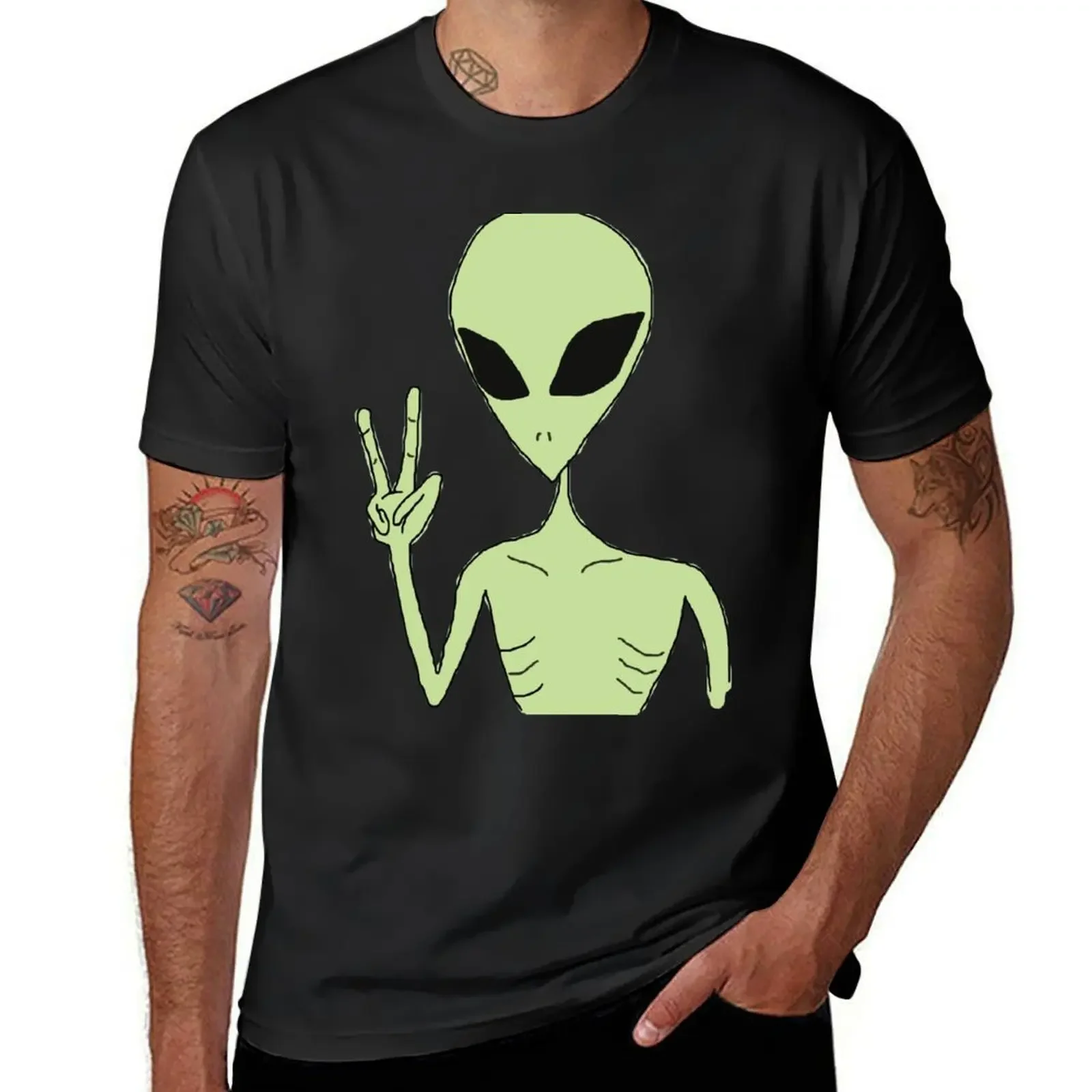 

peace alien T-Shirt essential t shirt graphic tee shirt vintage Men's t shirts